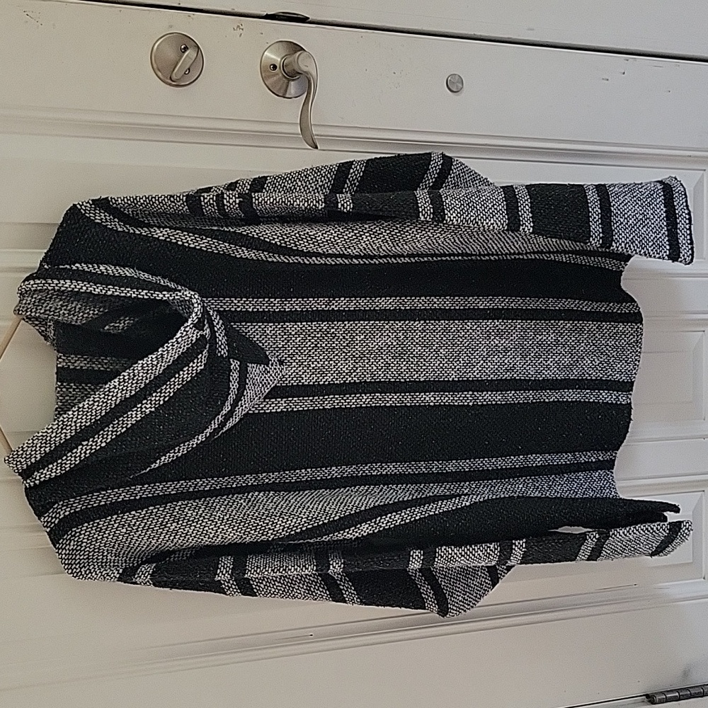 Striped Black and White Men’s Mexican Blanket Hoodie Size XL Made In Mexico - Picture 3 of 5